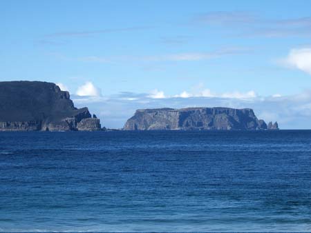 30.TasmanIsland&BlackHead